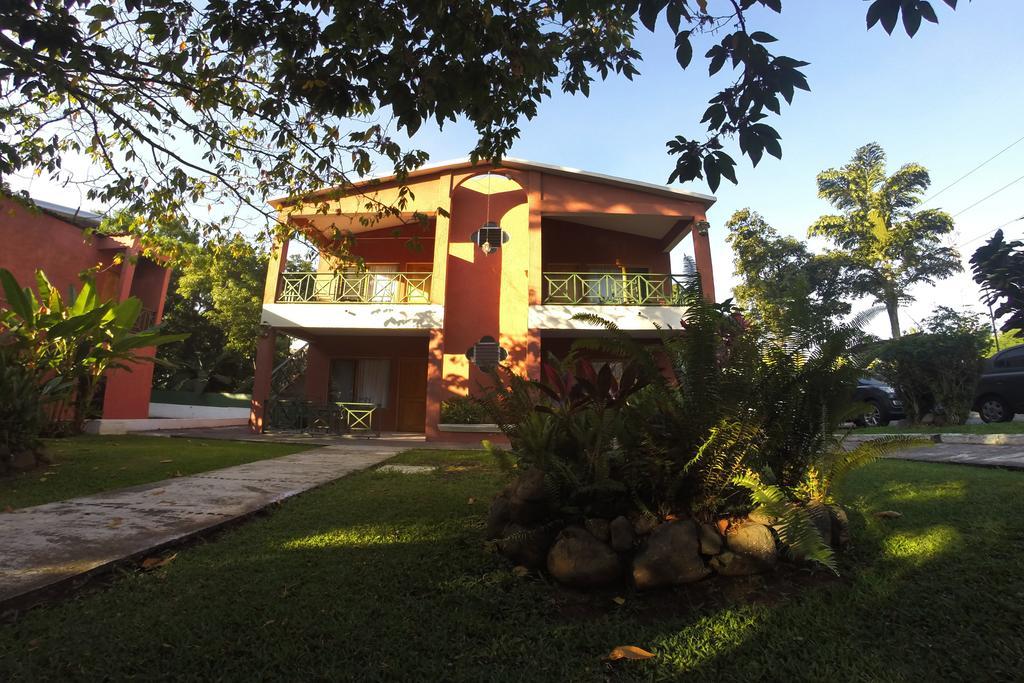 Hotel Villa Hermosa Retalhuleu Bagian luar foto