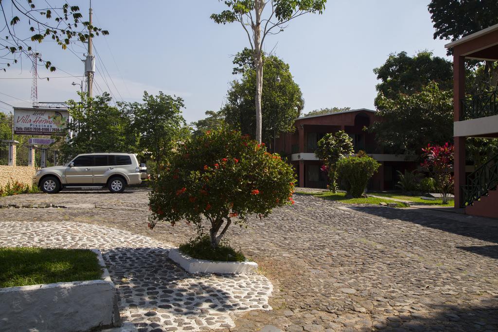 Hotel Villa Hermosa Retalhuleu Bagian luar foto