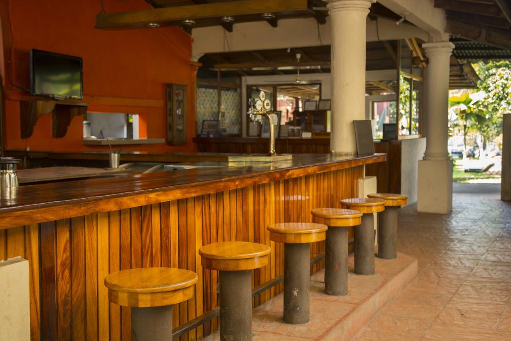 Hotel Villa Hermosa Retalhuleu Bagian luar foto