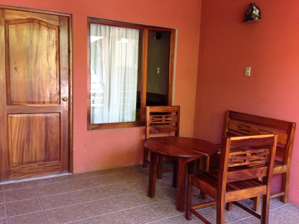 Hotel Villa Hermosa Retalhuleu Bagian luar foto