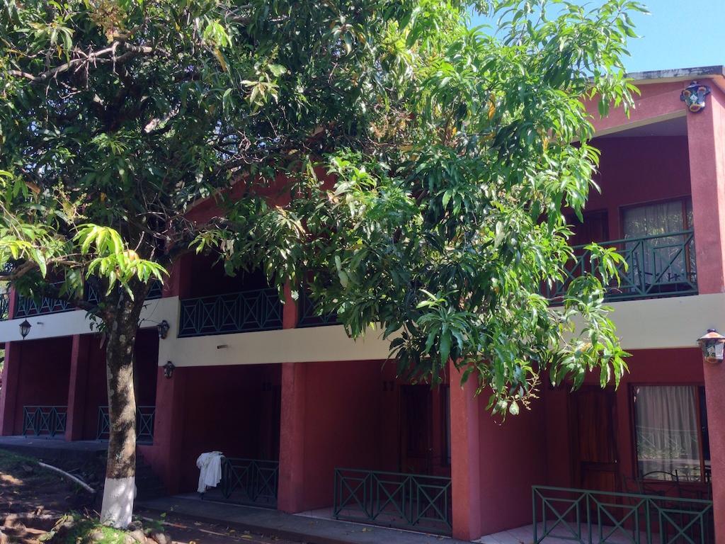 Hotel Villa Hermosa Retalhuleu Bagian luar foto