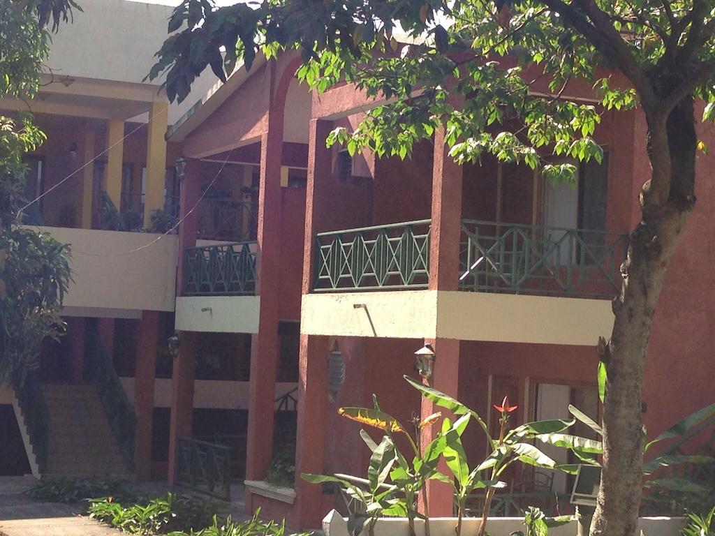 Hotel Villa Hermosa Retalhuleu Bagian luar foto