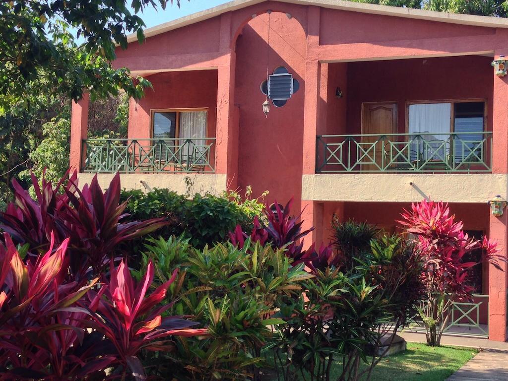 Hotel Villa Hermosa Retalhuleu Bagian luar foto