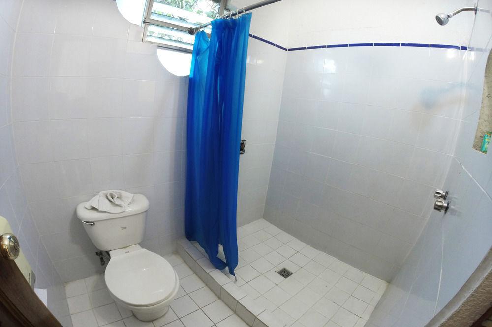 Hotel Villa Hermosa Retalhuleu Bagian luar foto