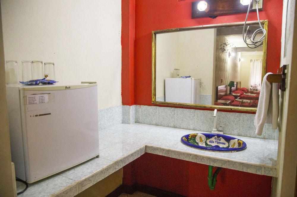 Hotel Villa Hermosa Retalhuleu Bagian luar foto