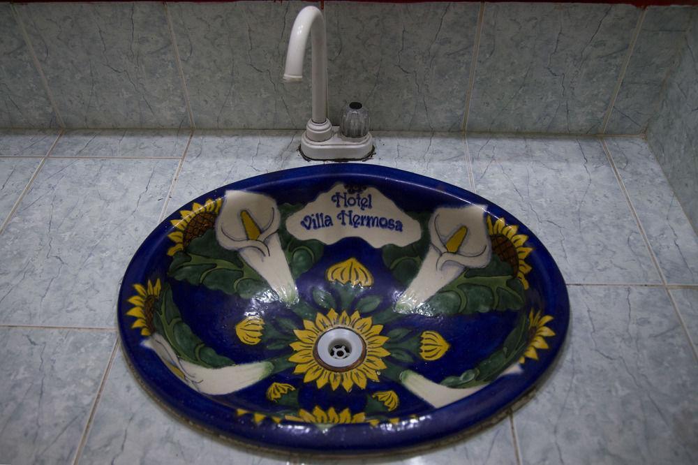 Hotel Villa Hermosa Retalhuleu Bagian luar foto